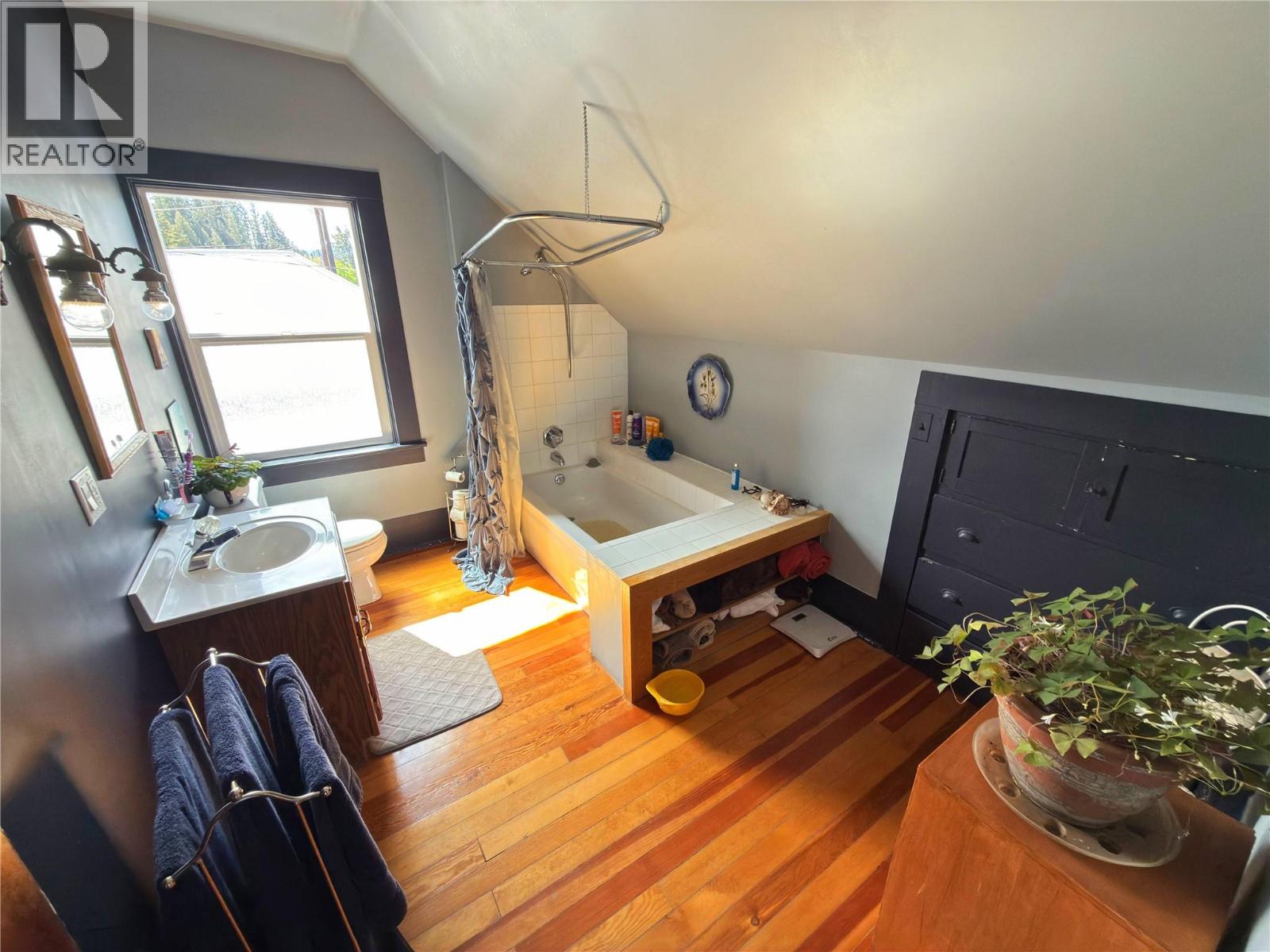 55 Harold Avenue Property Photo 28