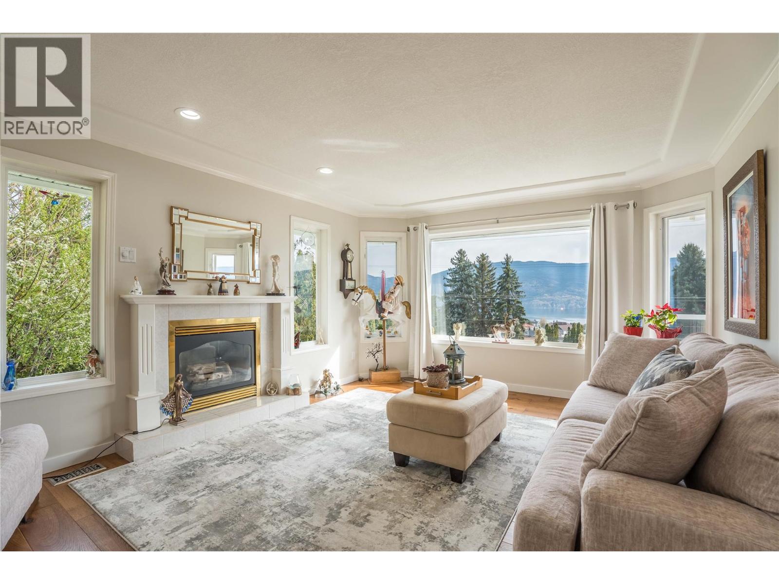 10804 Giants Head Road Property Photo 6