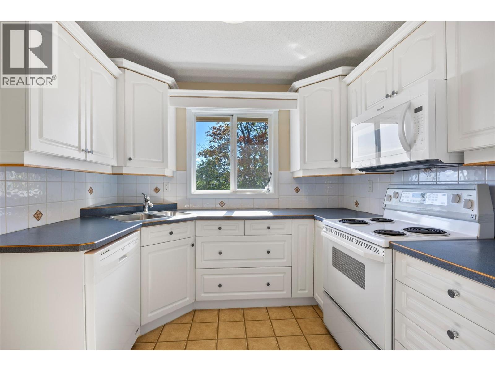 1145 Linthorpe Road Property Photo 11