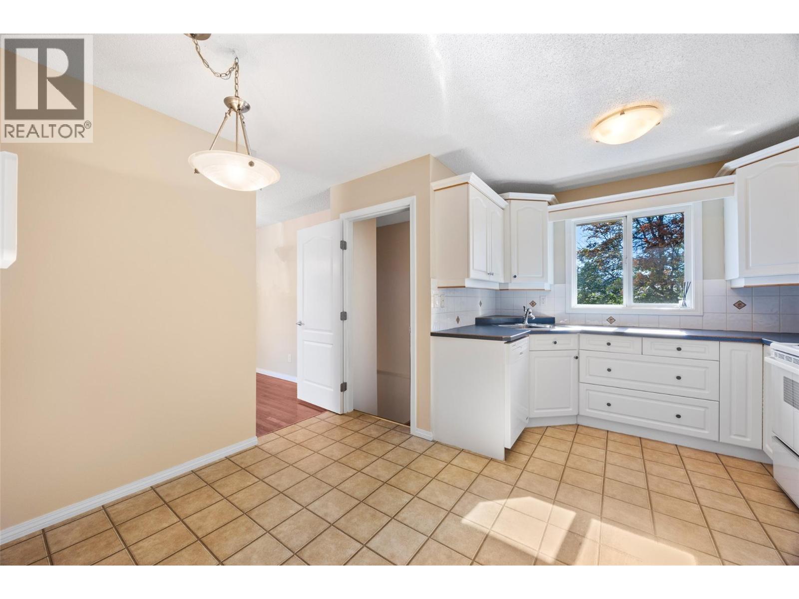 1145 Linthorpe Road Property Photo 12