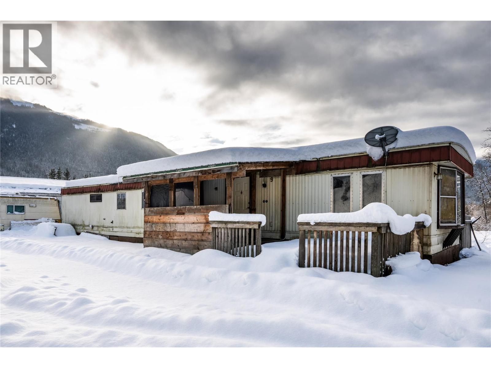 3643 Malakwa Road Property Photo 12