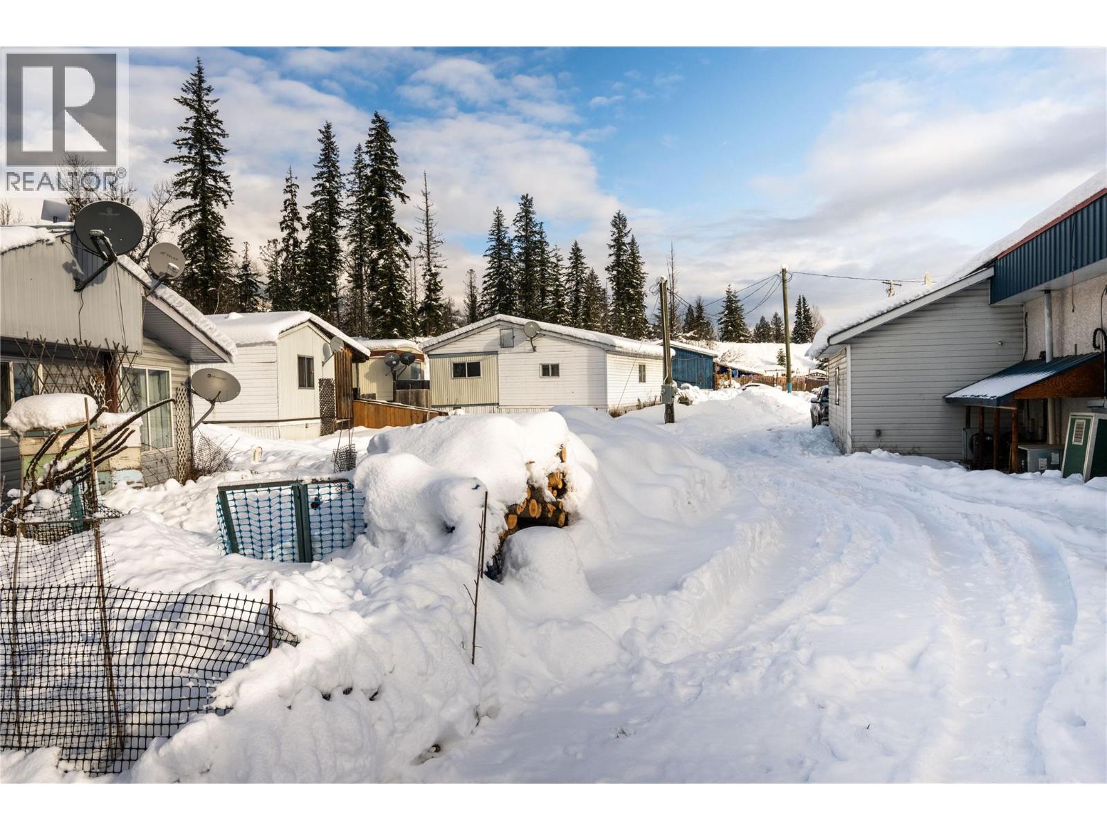 3643 Malakwa Road Property Photo 14