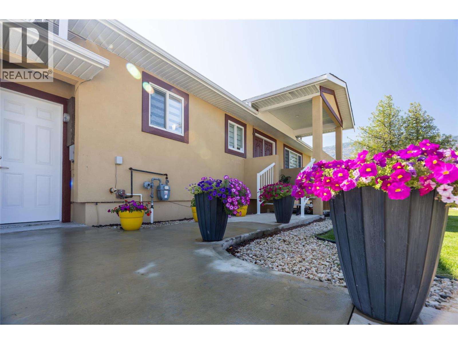 10115 74th Avenue Property Photo 1