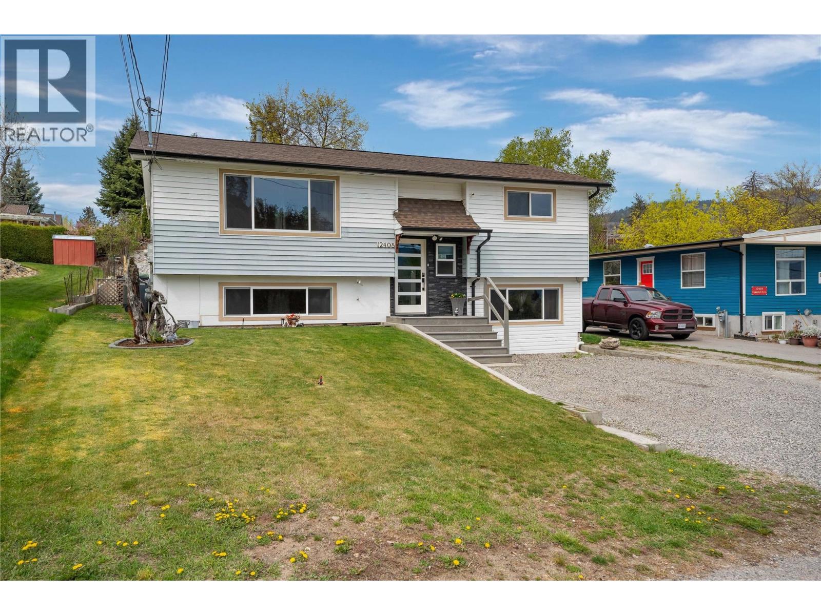 12408 CAMPBELL Crescent Property Photo 1