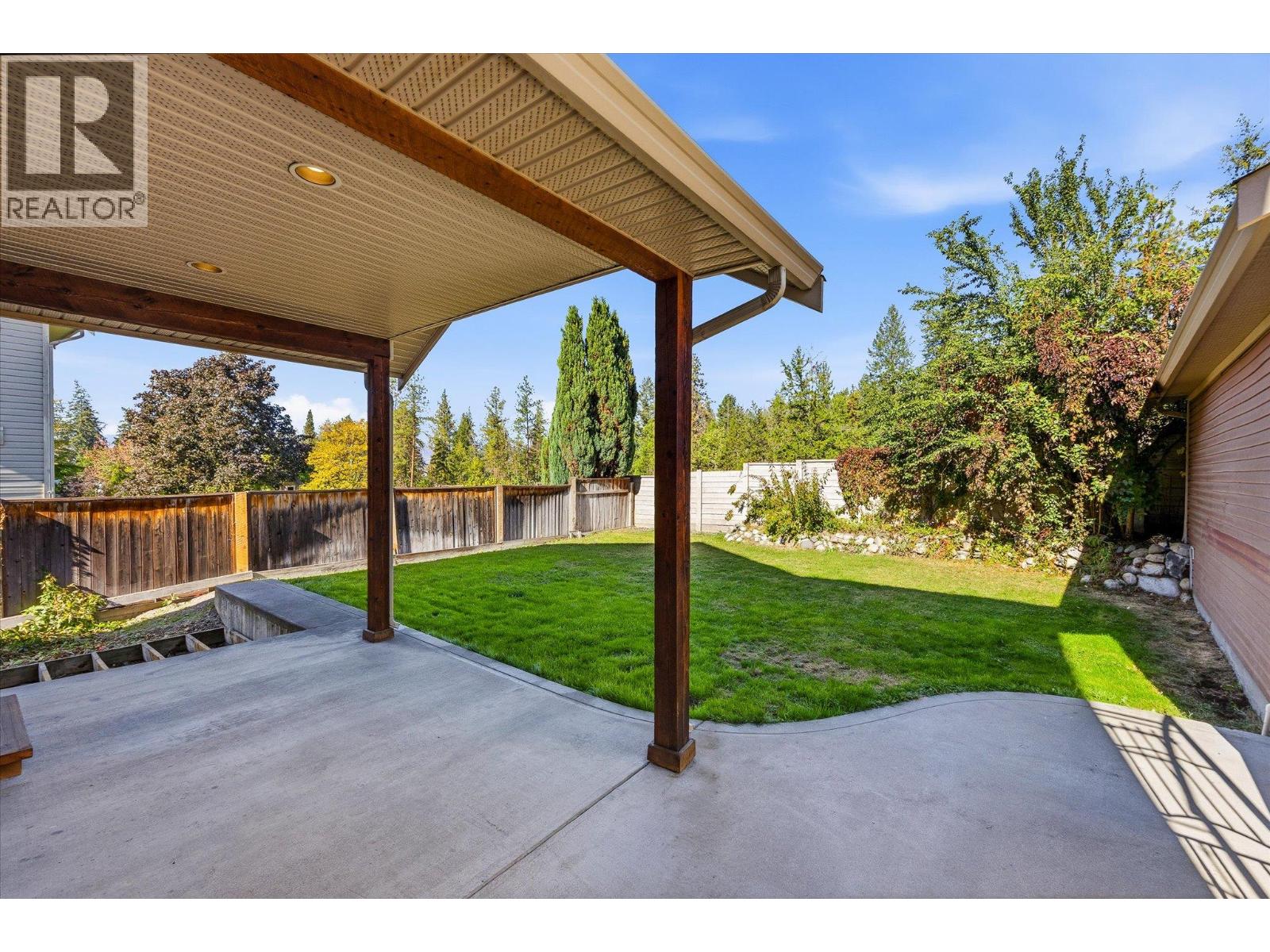 922 Paret Crescent Property Photo 12