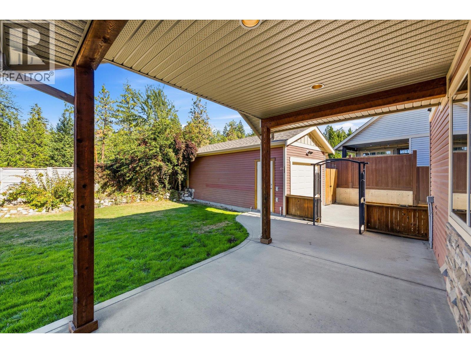 922 Paret Crescent Property Photo 15