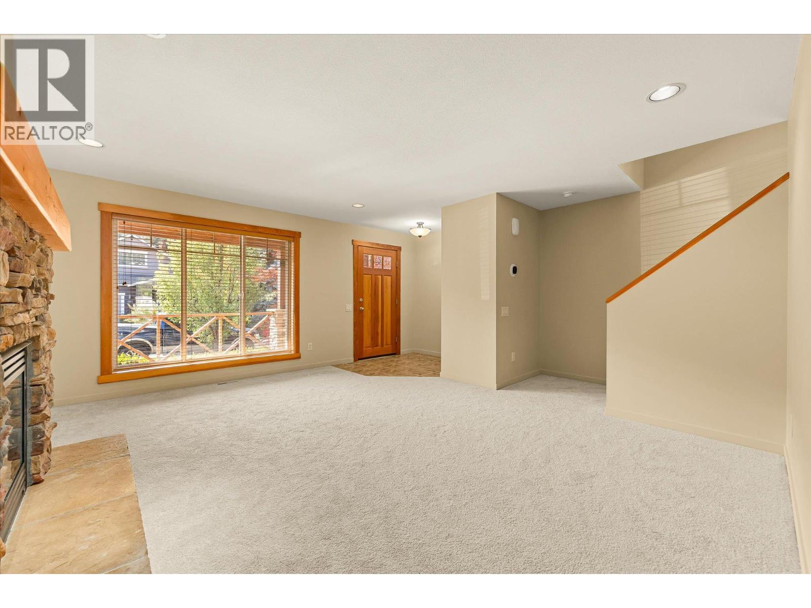 922 Paret Crescent Property Photo 18