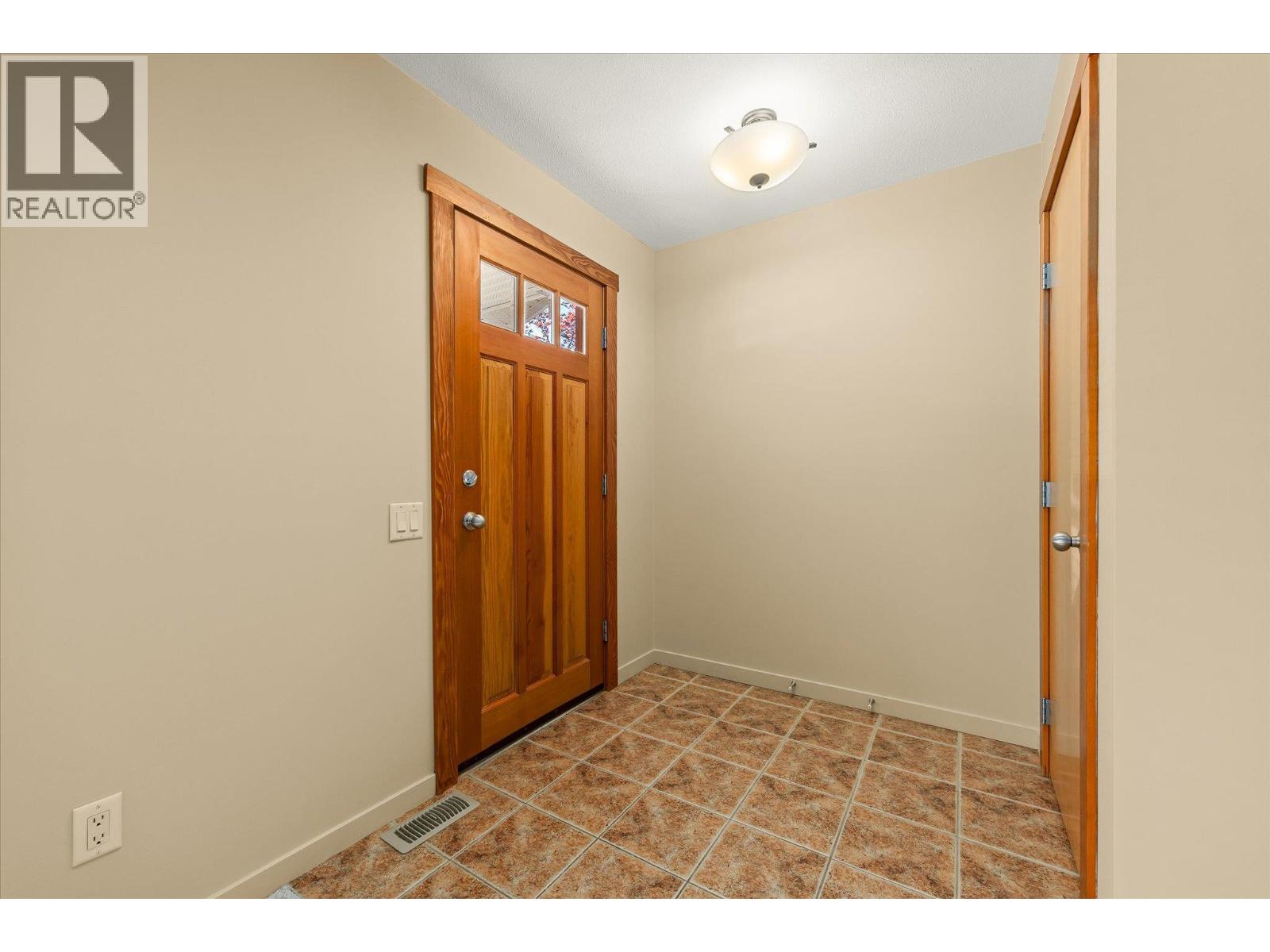 922 Paret Crescent Property Photo 19