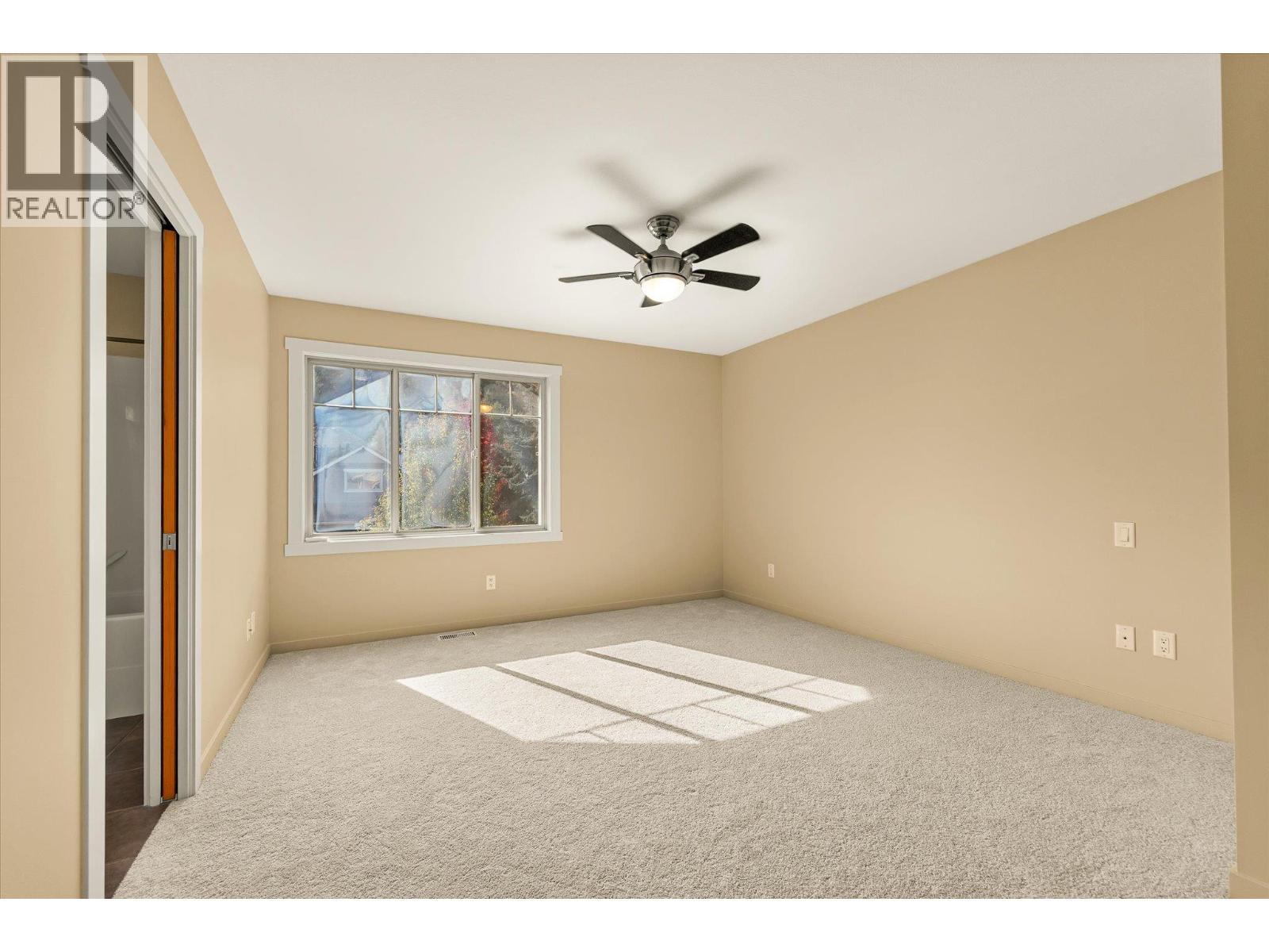 922 Paret Crescent Property Photo 20