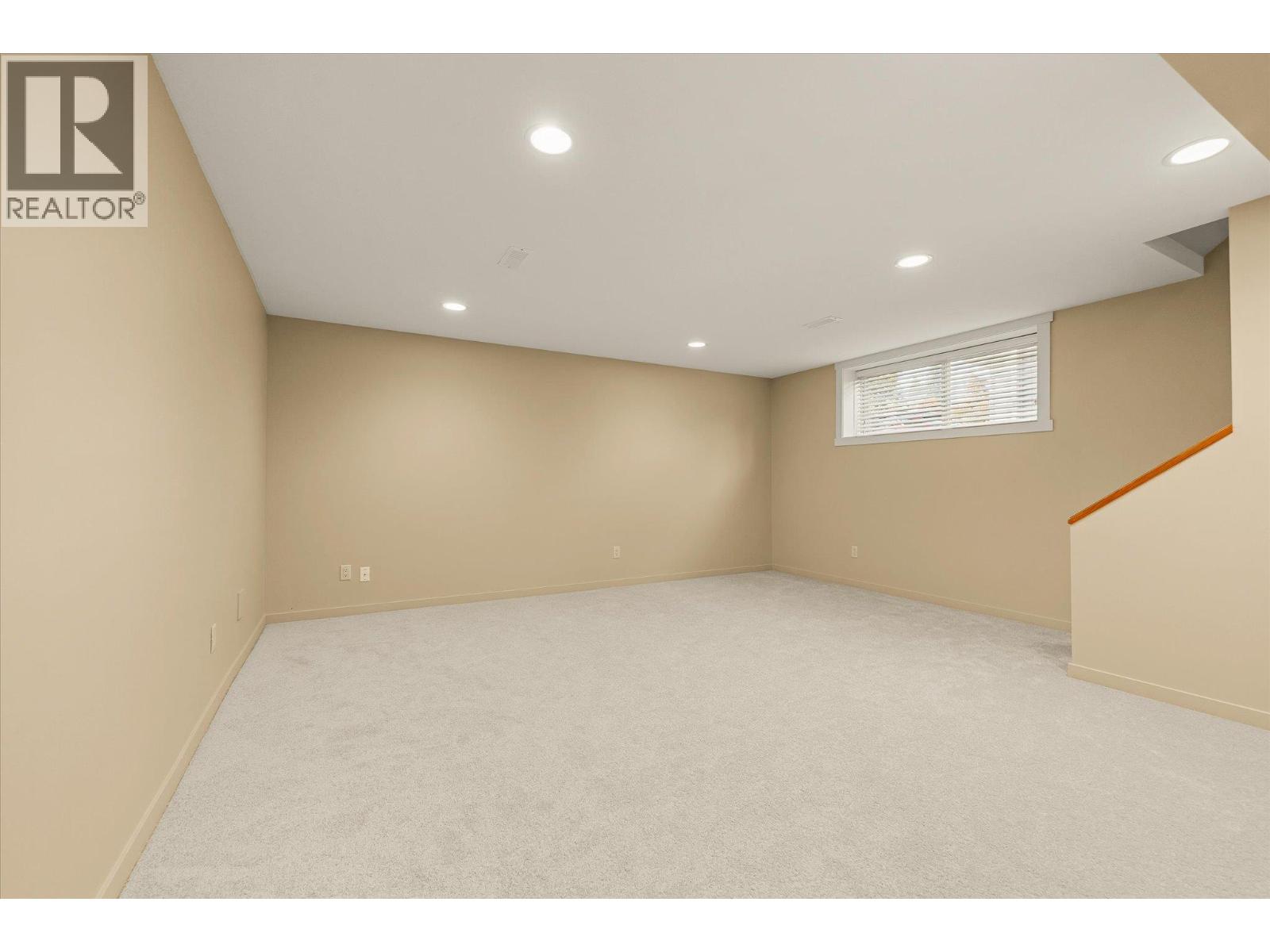 922 Paret Crescent Property Photo 30