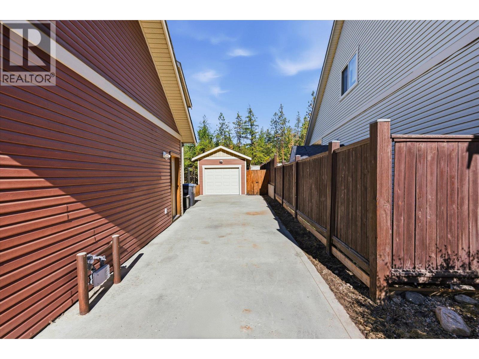 922 Paret Crescent Property Photo 37