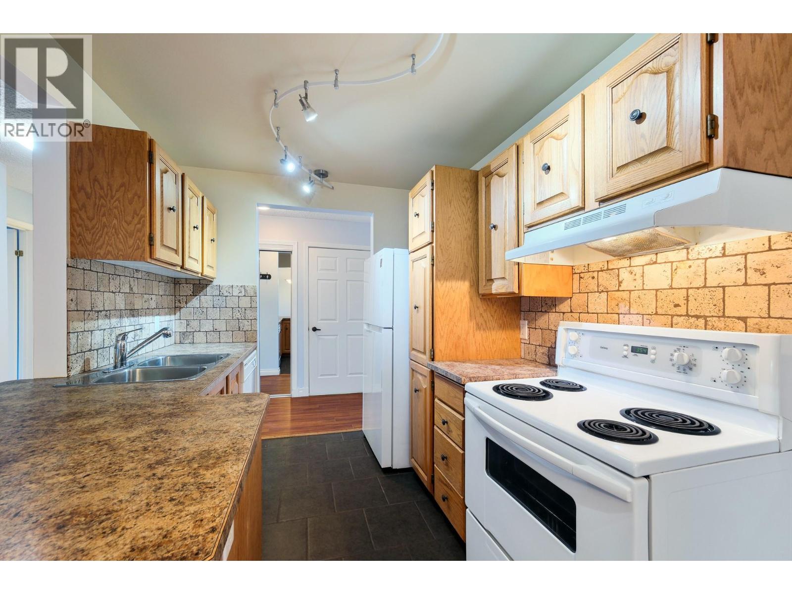 1801 32 Street Unit# 303 Property Photo 3