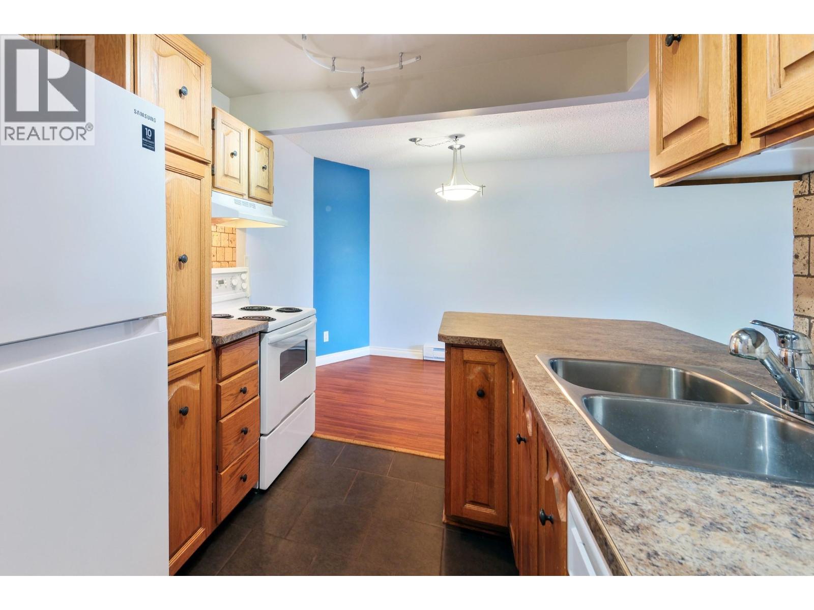 1801 32 Street Unit# 303 Property Photo 4