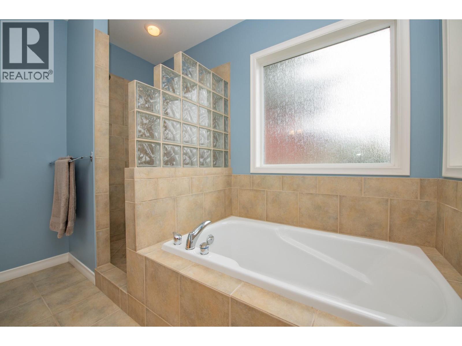 16585 Toby Road Property Photo 32