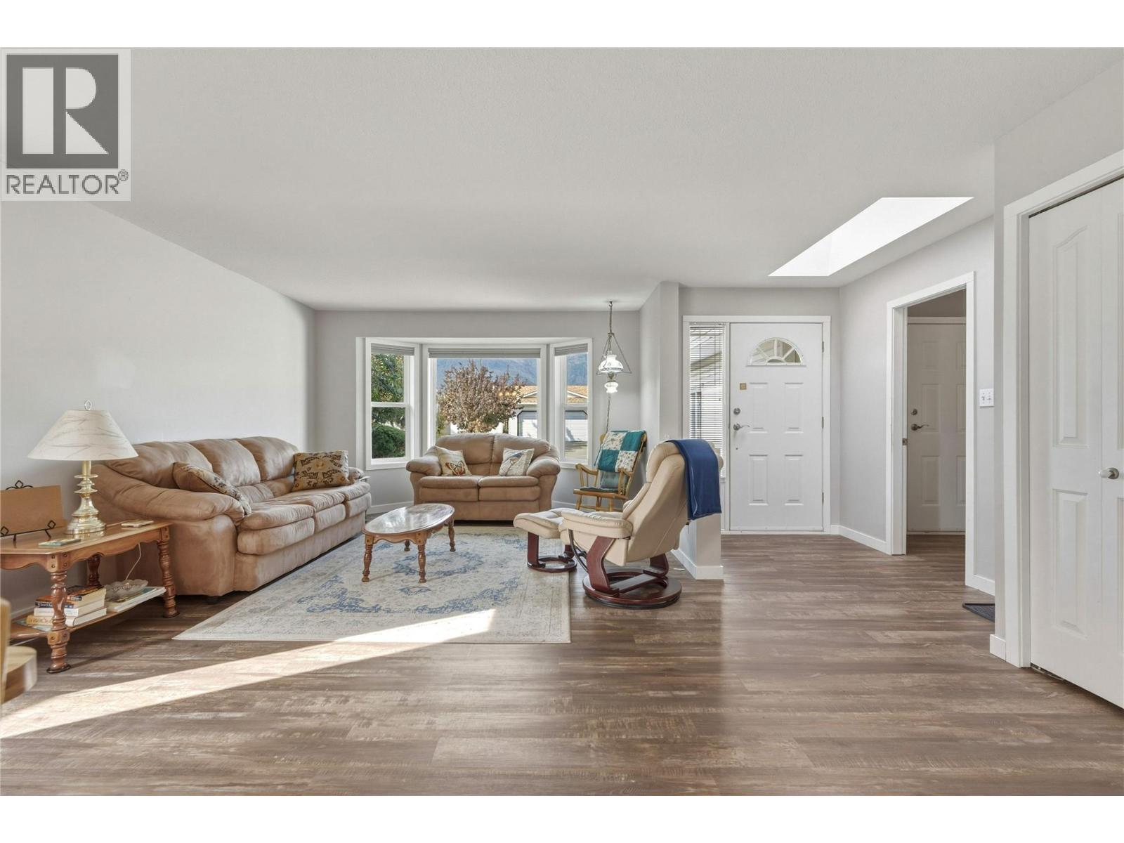 317 3rd Street Property Photo 3