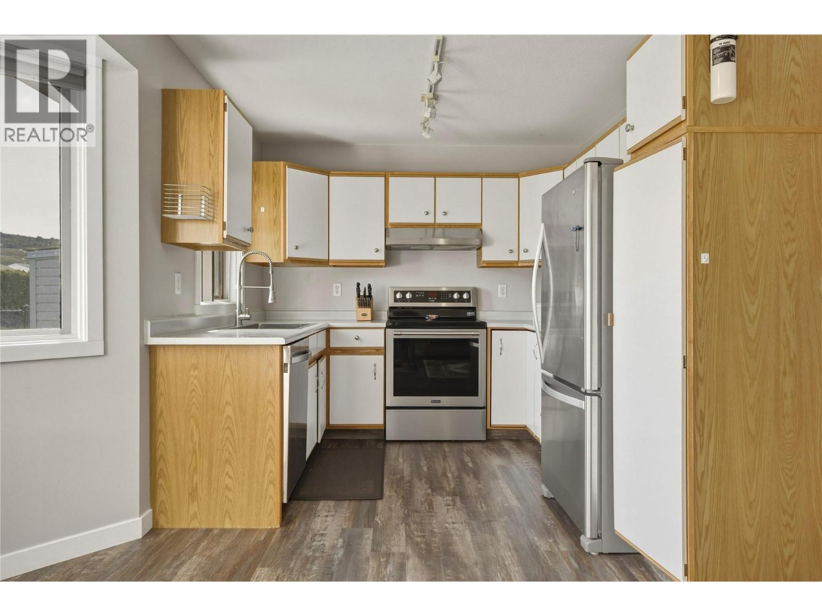 317 3rd Street Property Photo 11