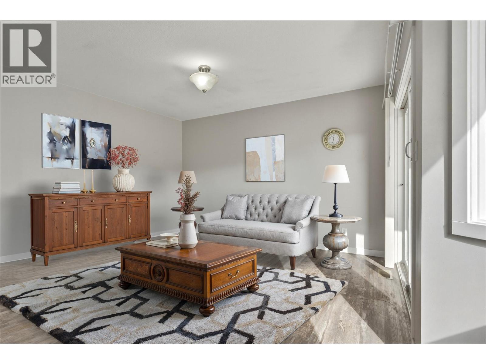 317 3rd Street Property Photo 12