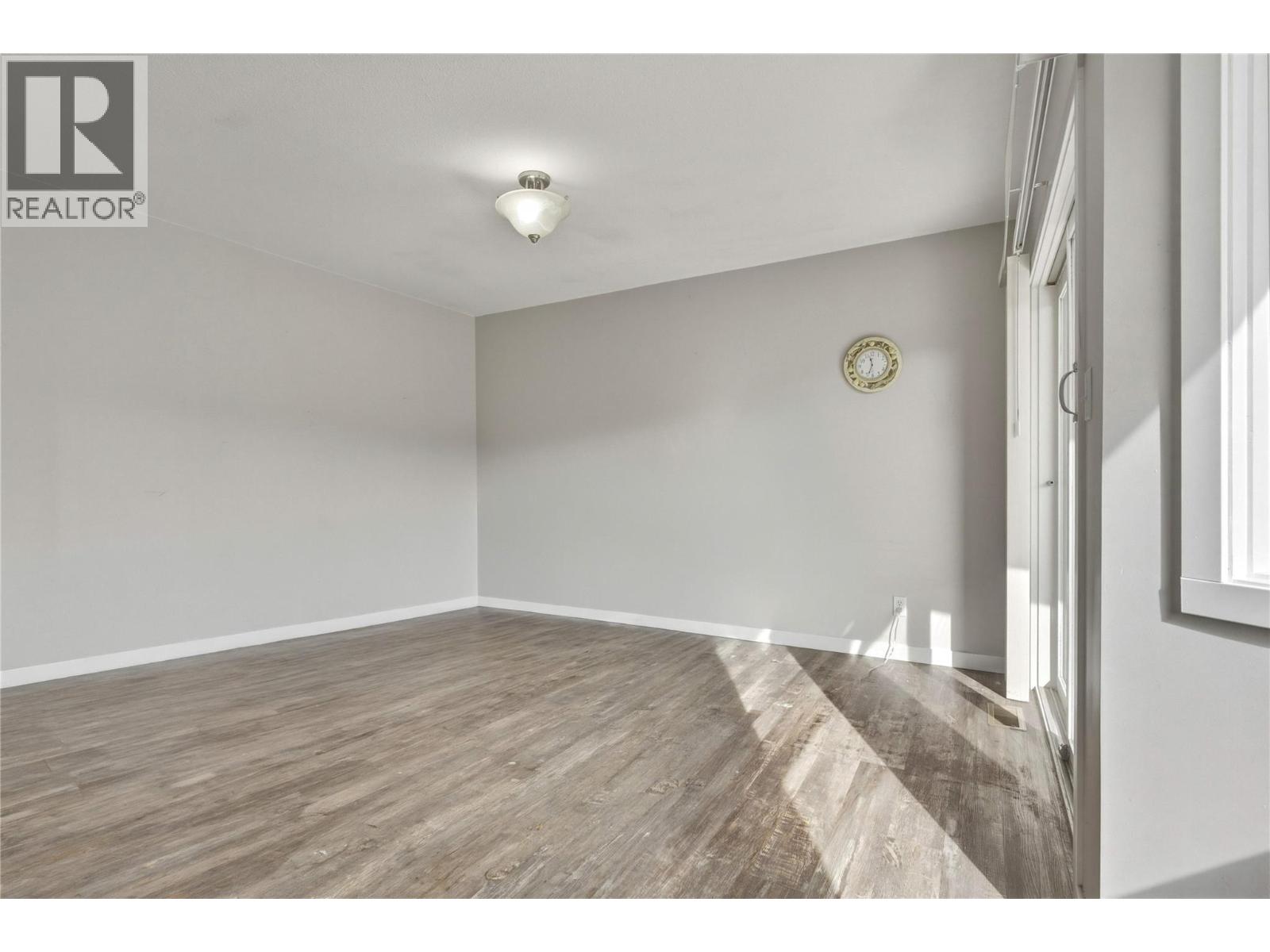 317 3rd Street Property Photo 13