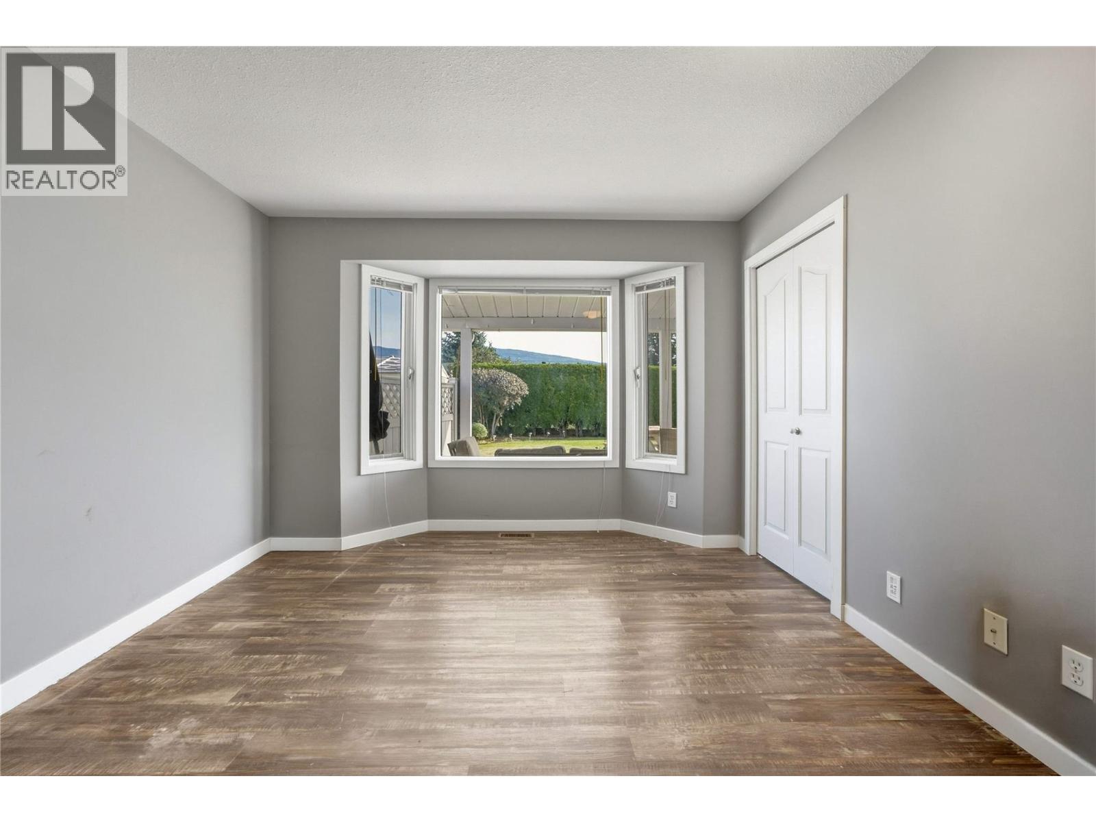 317 3rd Street Property Photo 17