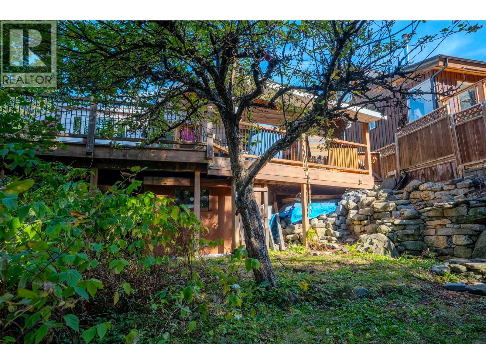 1424 Falls Street Property Photo 1