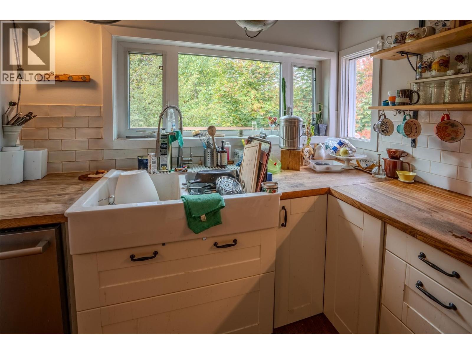 1424 Falls Street Property Photo 2