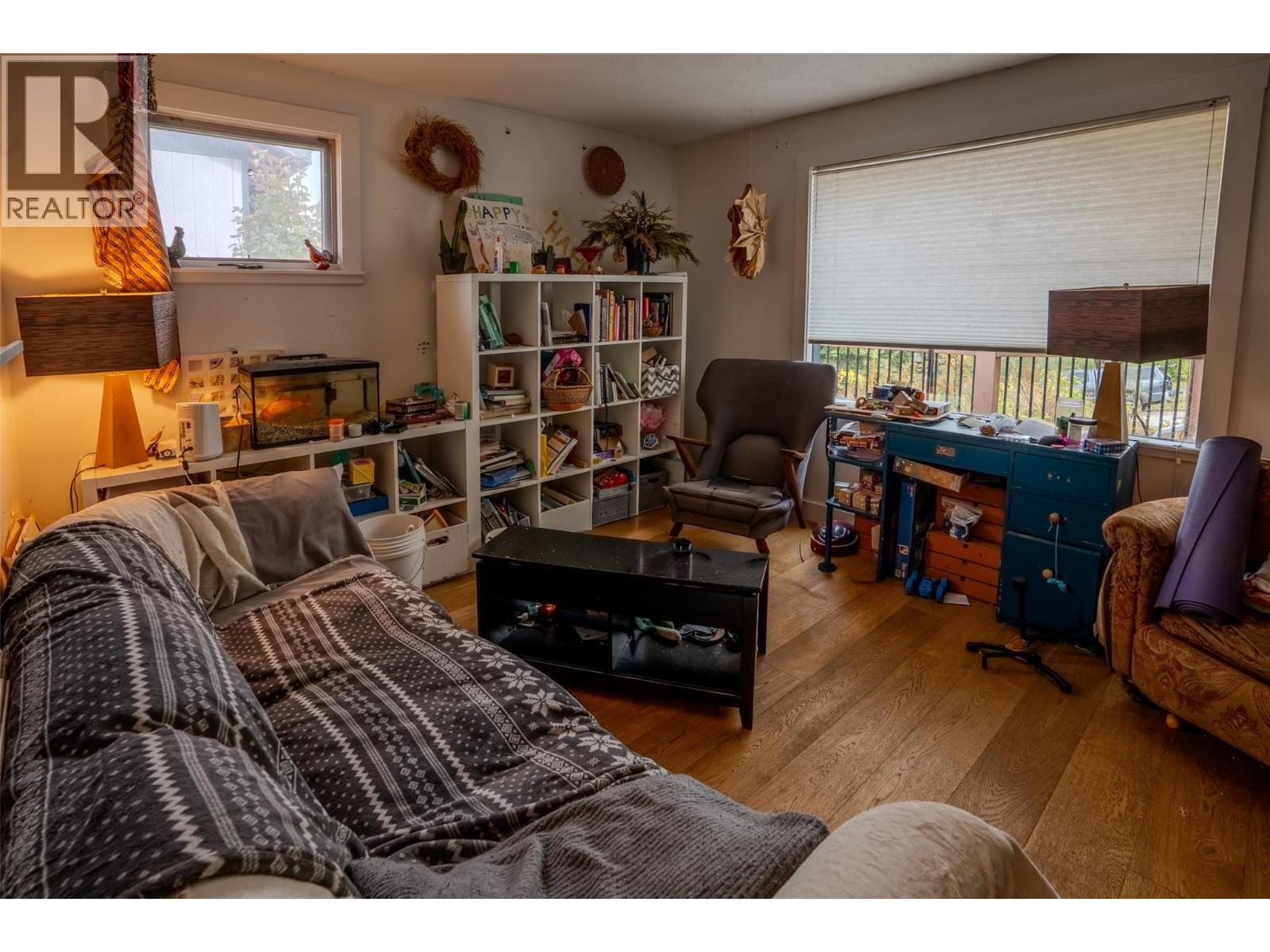 1424 Falls Street Property Photo 5