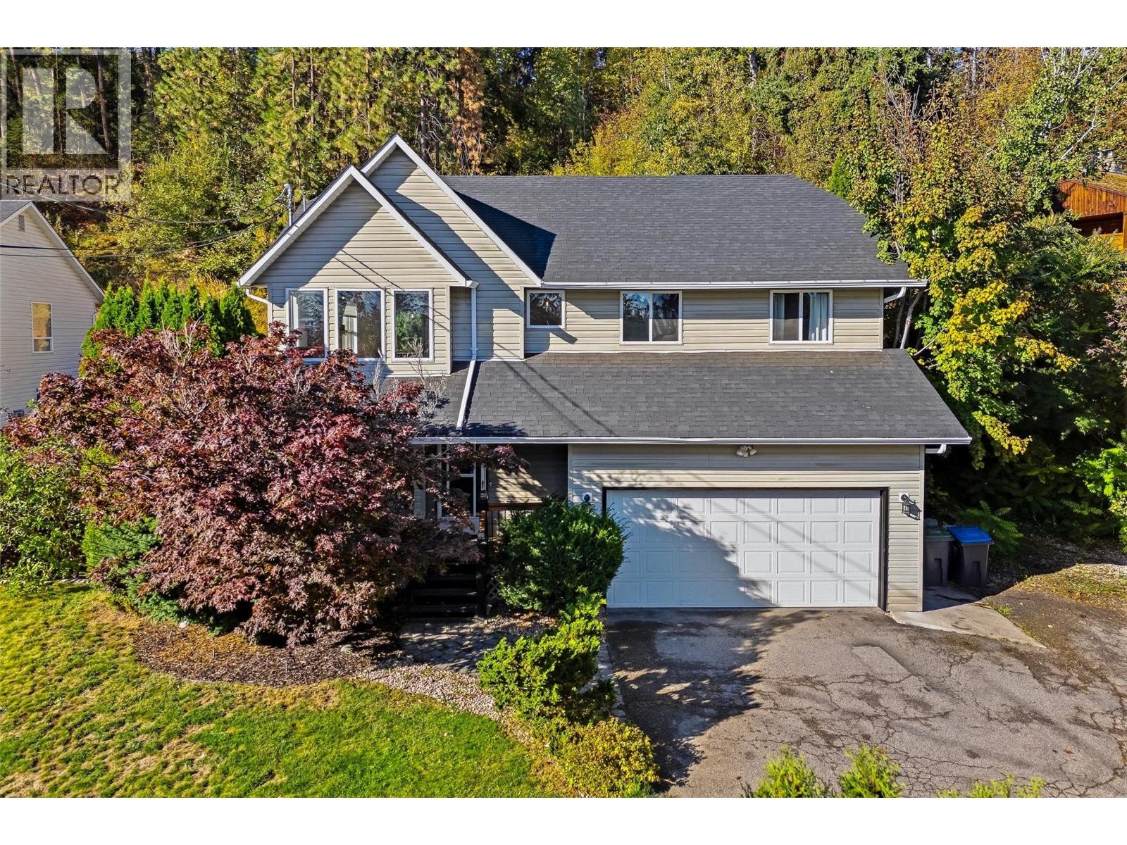 3220 Mciver Road Property Photo 1