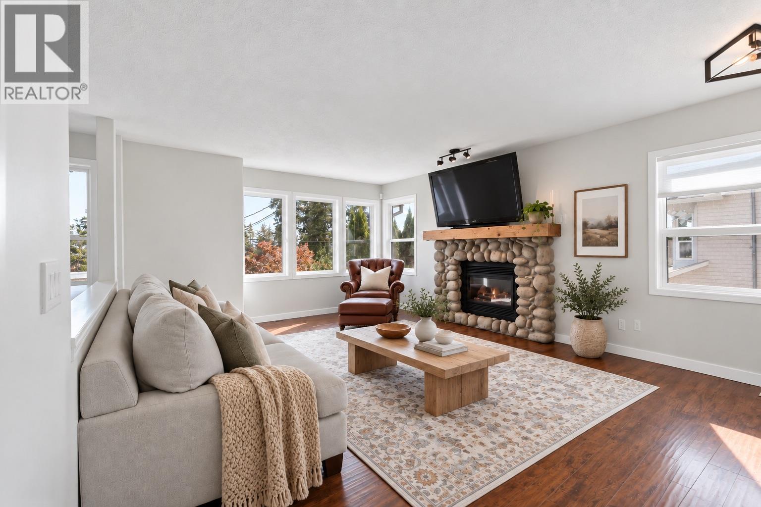 3220 Mciver Road Property Photo 4
