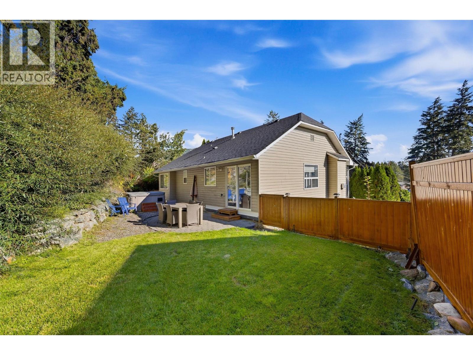 3220 Mciver Road Property Photo 9