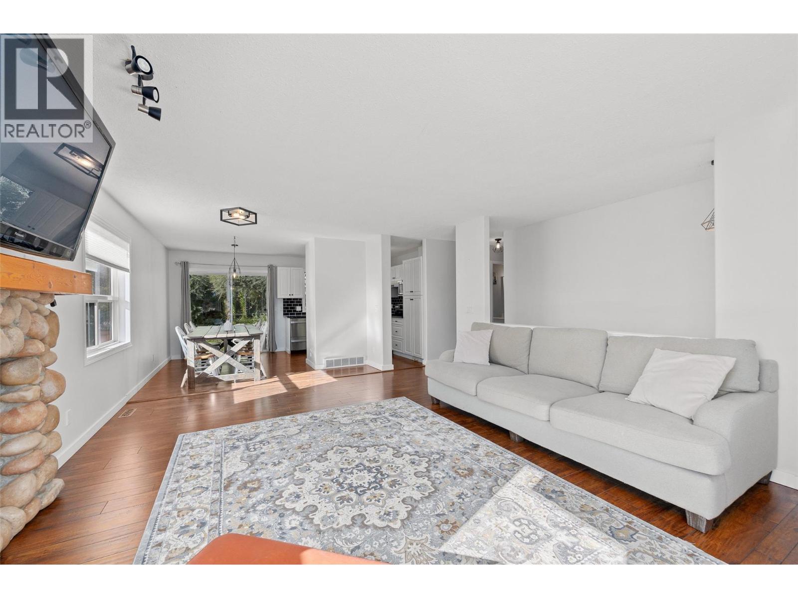 3220 Mciver Road Property Photo 16