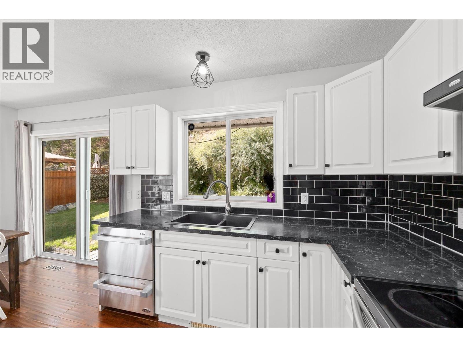 3220 Mciver Road Property Photo 20