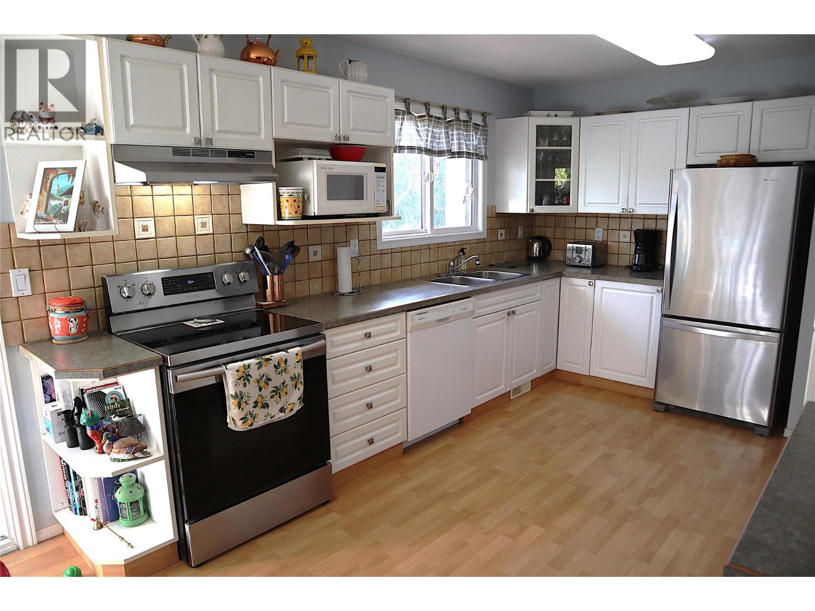 1233 Hook Drive Property Photo 2