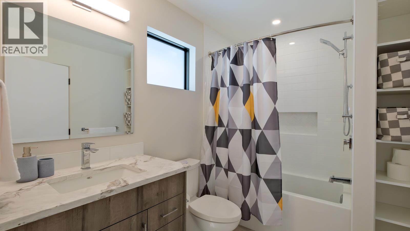 740 Pinehaven Court Property Photo 42