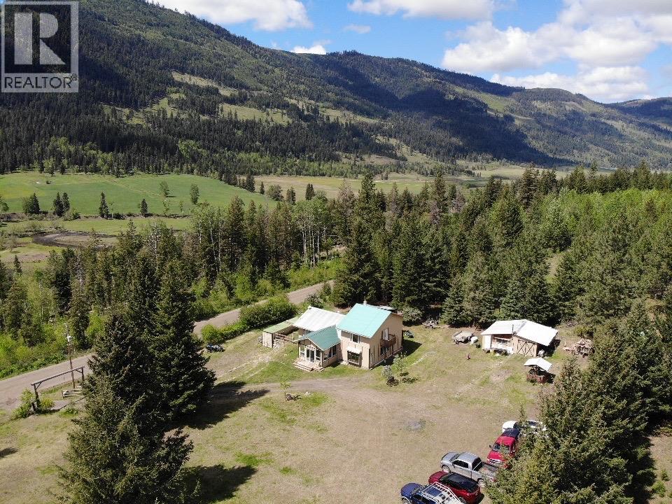 5420 Heffley Louis Creek Road Property Photo 4