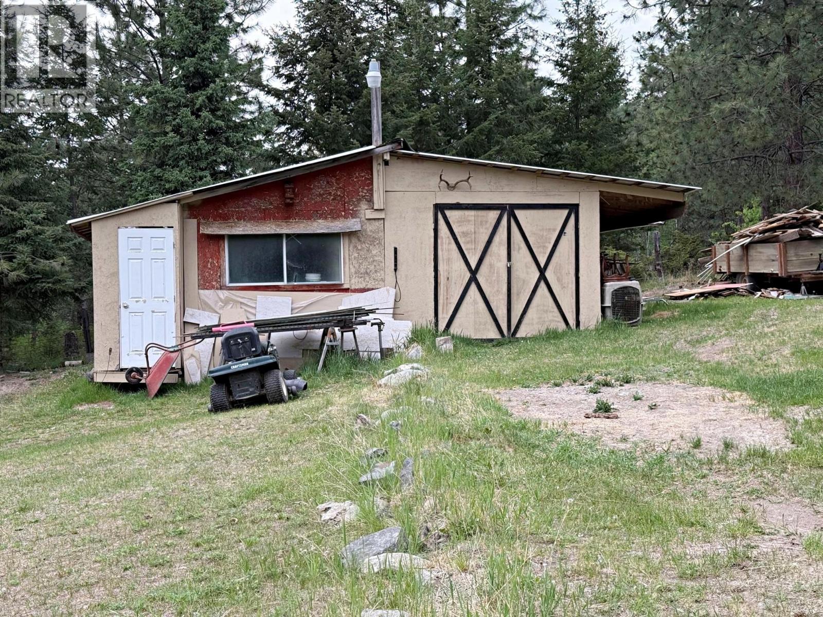 5420 Heffley Louis Creek Road Property Photo 32