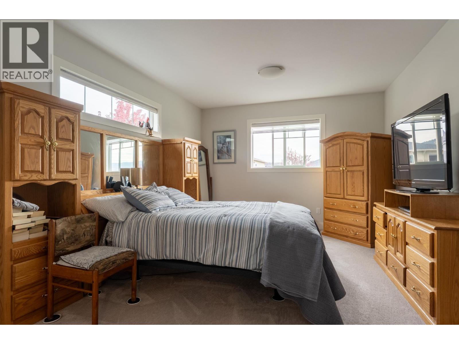 3369 Hawks Crescent Property Photo 12