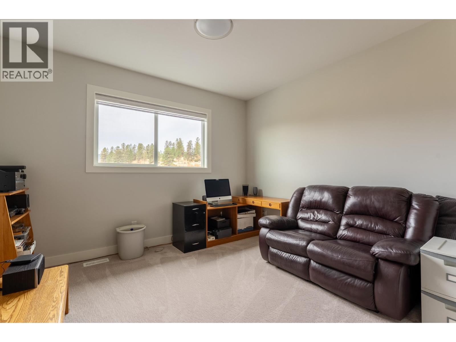3369 Hawks Crescent Property Photo 15