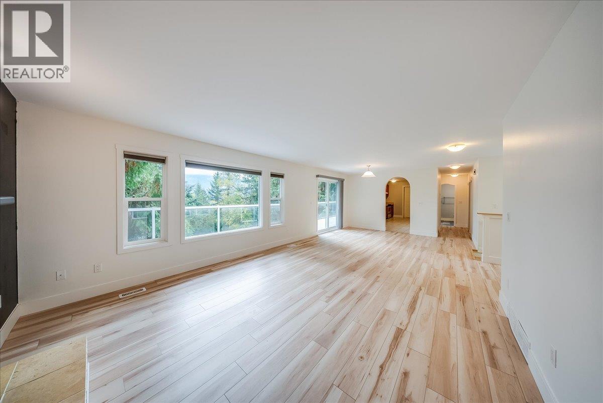 2421 12th Avenue Property Photo 4