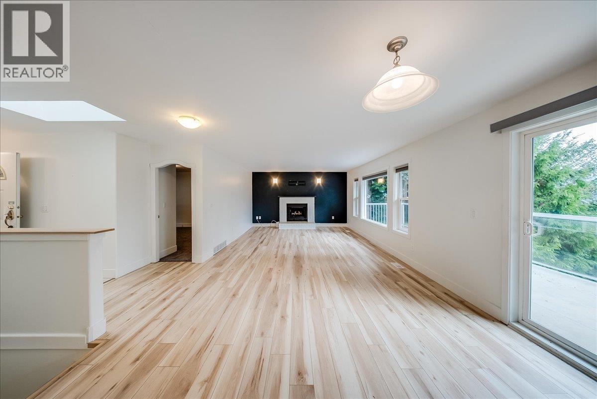 2421 12th Avenue Property Photo 5