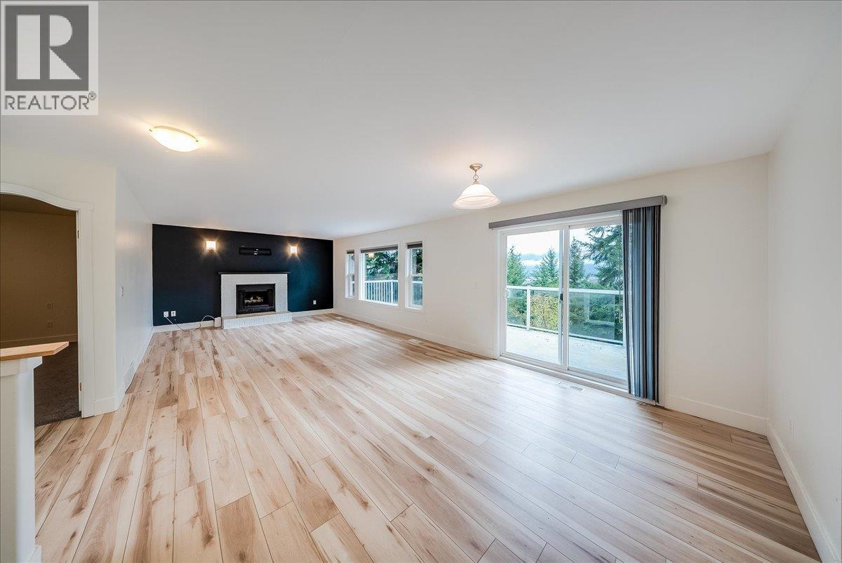 2421 12th Avenue Property Photo 6