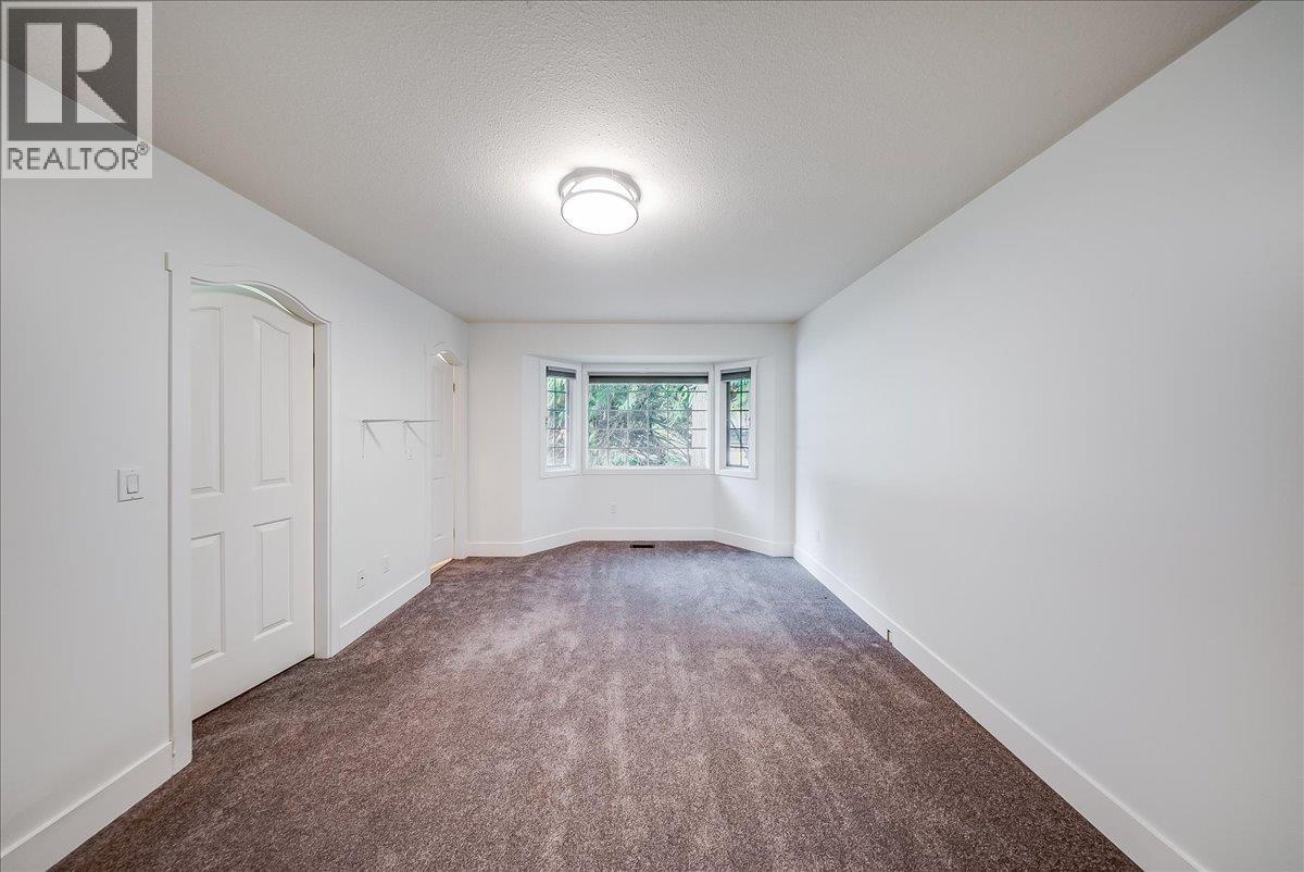 2421 12th Avenue Property Photo 12