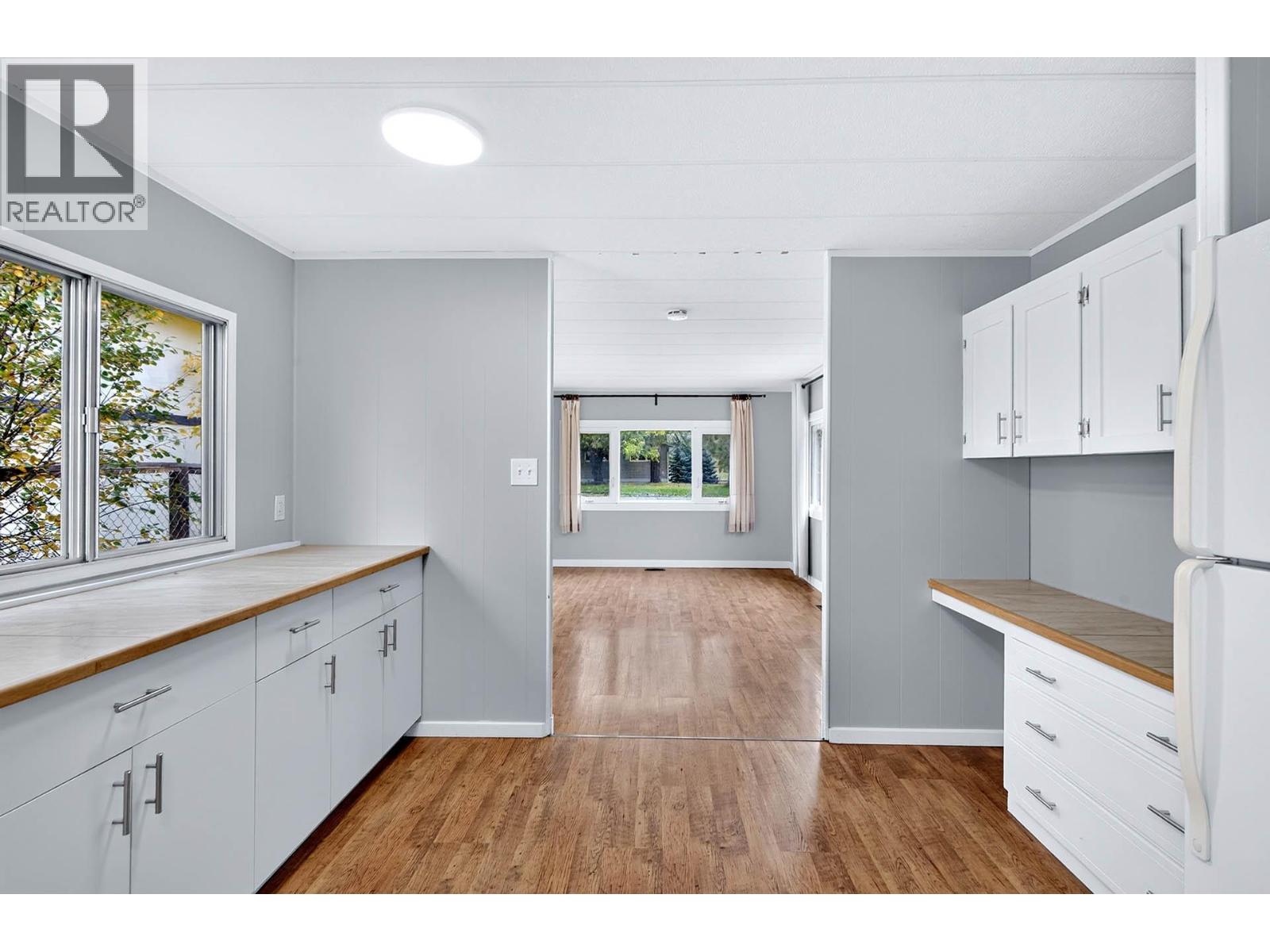 1299 Pinegrove Road Property Photo 10