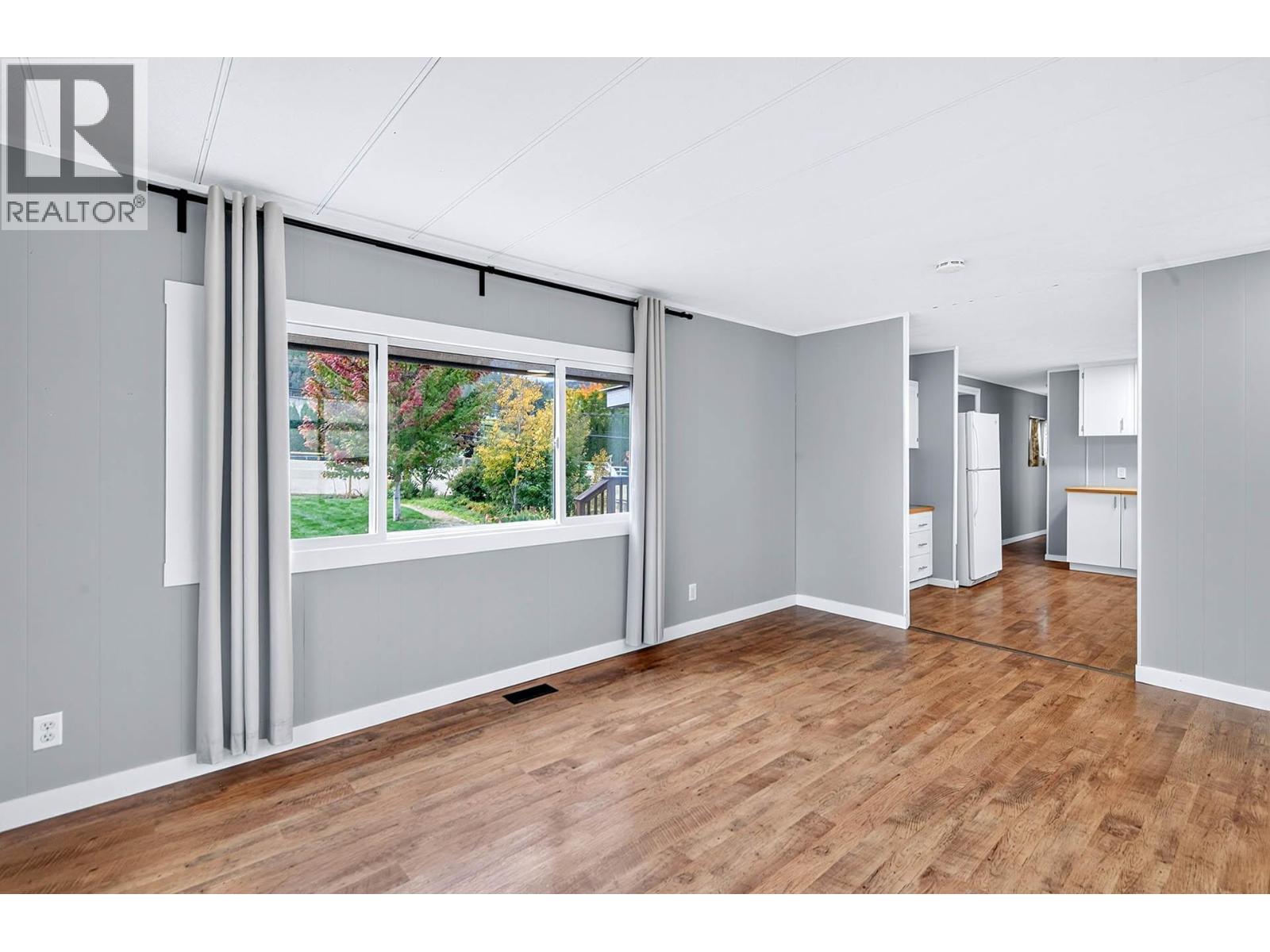 1299 Pinegrove Road Property Photo 14