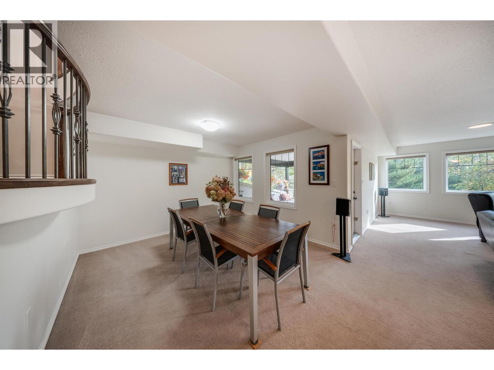 464 Whitman Way Property Photo 31