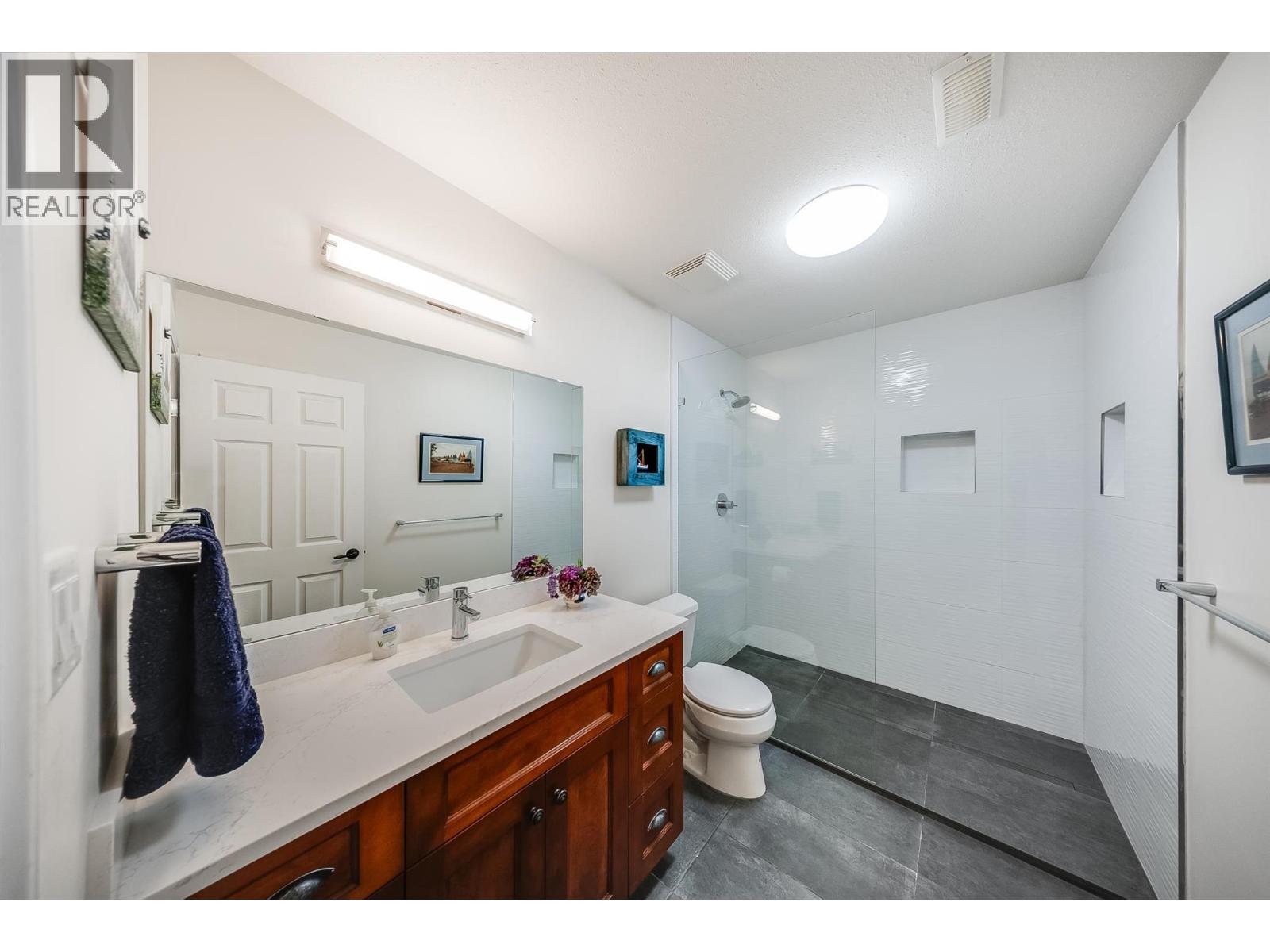 464 Whitman Way Property Photo 42
