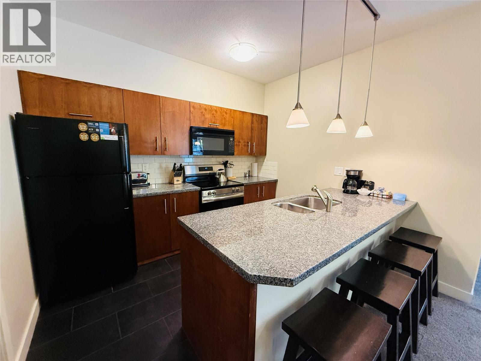 2049 Summit Drive Unit# 215 D Property Photo 9