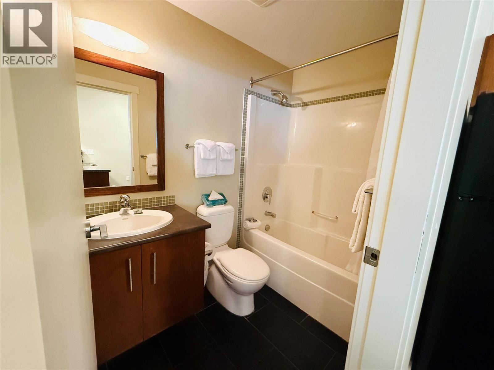 2049 Summit Drive Unit# 215 D Property Photo 12
