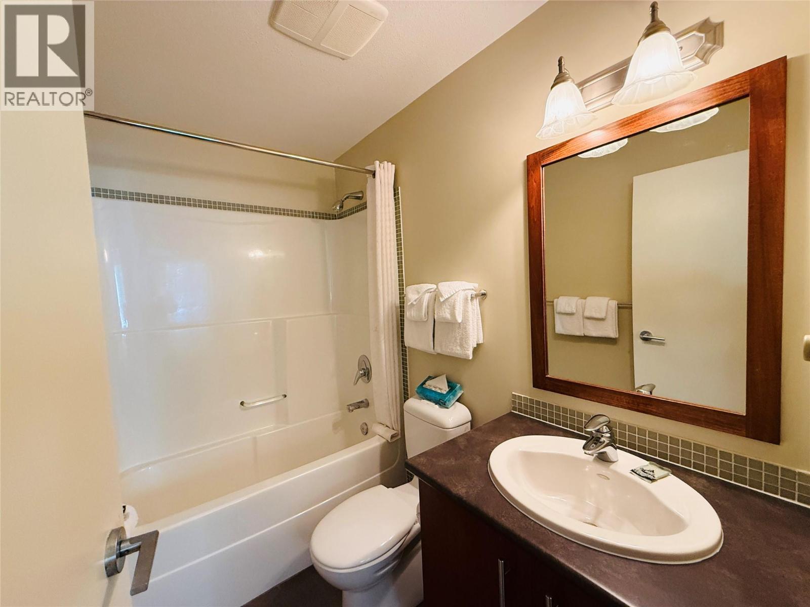 2049 Summit Drive Unit# 215 D Property Photo 22