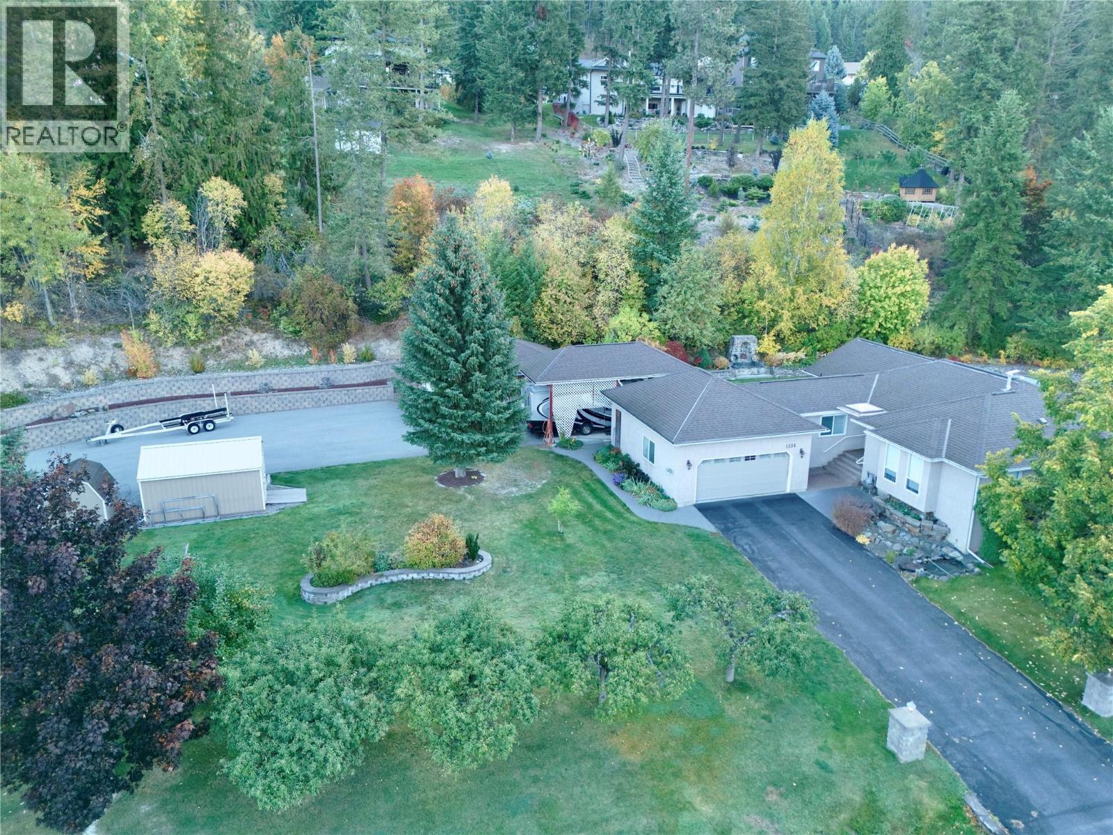 1334 8th Avenue N Property Photo 3
