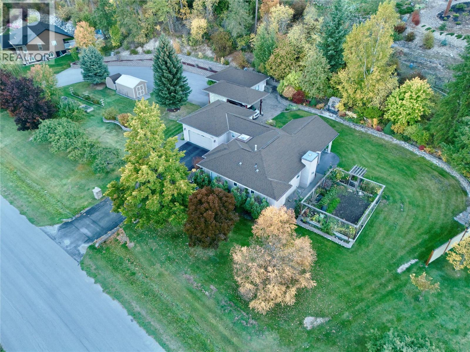 1334 8th Avenue N Property Photo 4